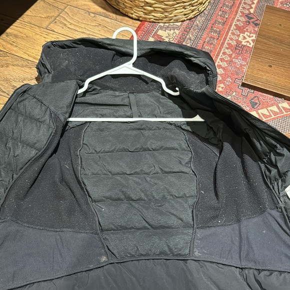 Lululemon Down For It All Jacket. Size 4. - Picture 2 of 4